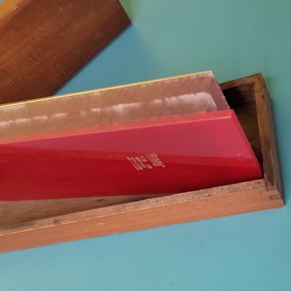 DMT 8" Diamond Whetstone with Wood Case - Picture 5 of 10